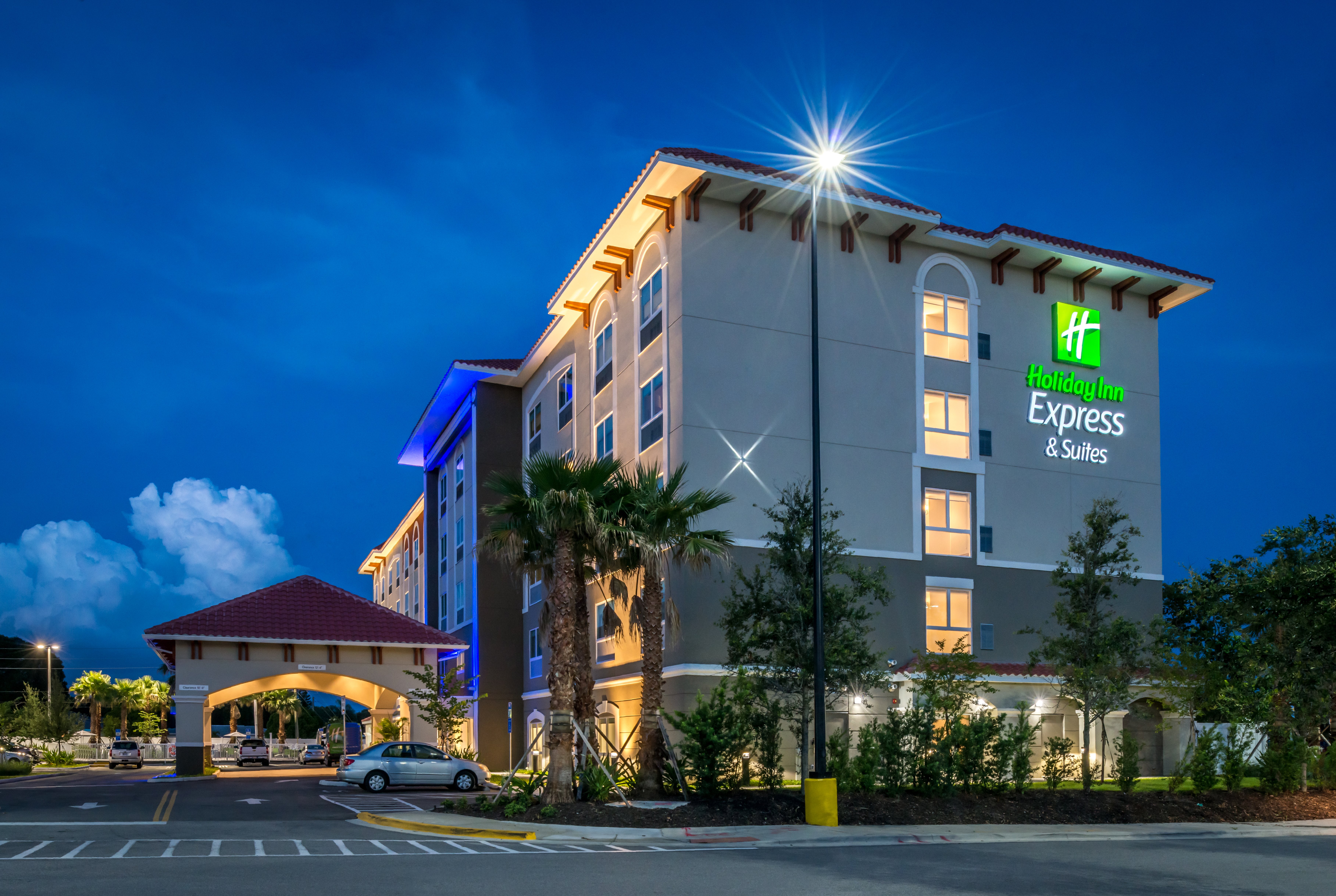 holiday inn express and suites st petersburg madeira beach