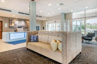 holiday inn express and suites st petersburg madeira beach
