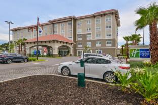holiday inn express and suites st petersburg madeira beach