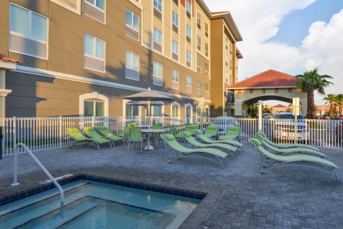 holiday inn express and suites st petersburg madeira beach