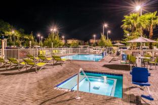 holiday inn express and suites st petersburg madeira beach
