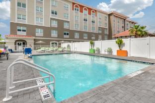 holiday inn express and suites st petersburg madeira beach