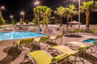 holiday inn express and suites st petersburg madeira beach