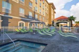 holiday inn express and suites st petersburg madeira beach