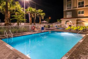 holiday inn express and suites st petersburg madeira beach