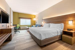 holiday inn express and suites st petersburg madeira beach