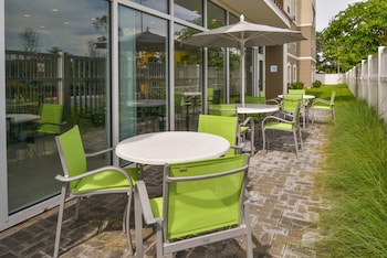 Holiday Inn Express & Suites St. Petersburg - Madeira Beach,Madeira Beach>>Bay Pines,3 star