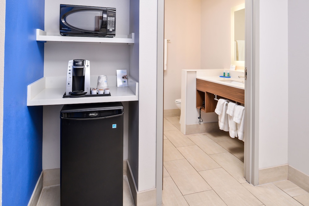 holiday inn express and suites van horn by ihg