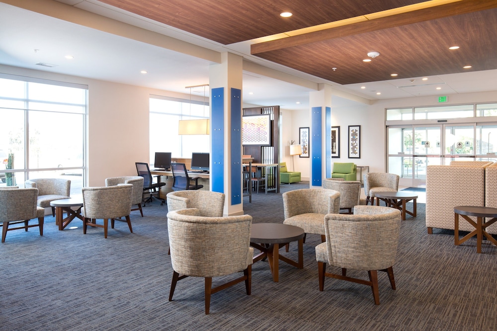 holiday inn express visalia sequoia gateway area by ihg