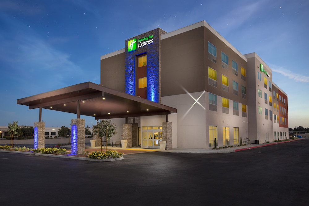 holiday inn express visalia sequoia gateway area by ihg