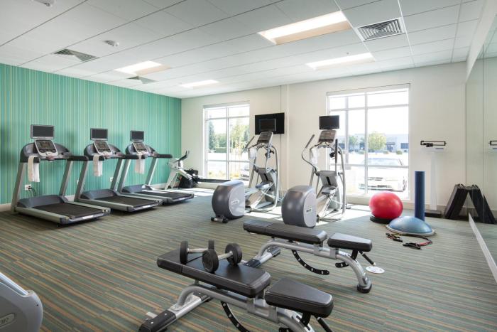 holiday inn express visalia sequoia gateway area by ihg