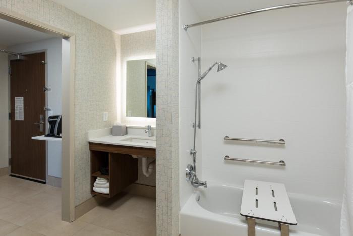holiday inn express visalia sequoia gateway area by ihg