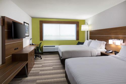 holiday inn express visalia sequoia gateway area by ihg