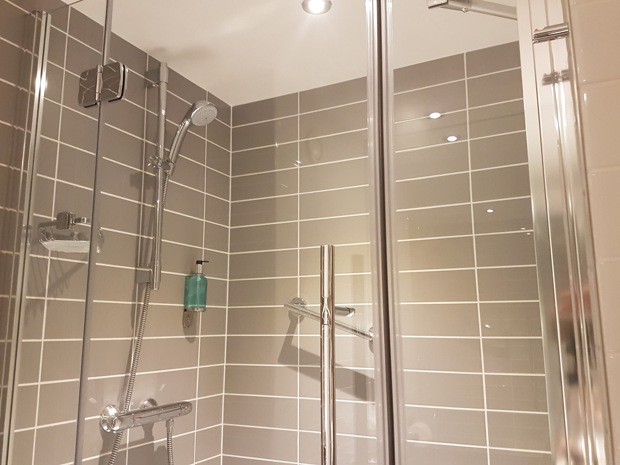 holiday inn express stockport by ihg