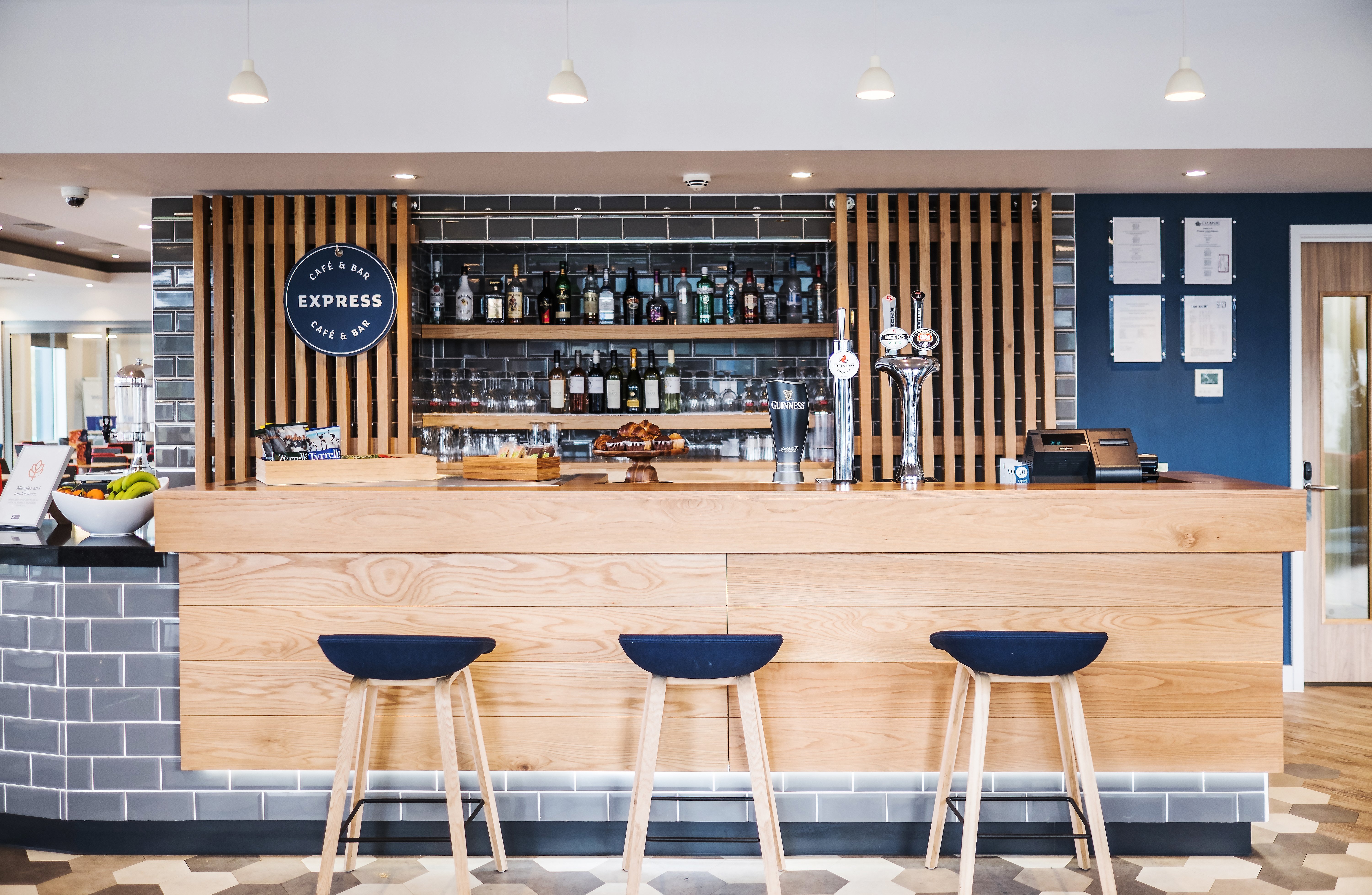 holiday inn express stockport by ihg
