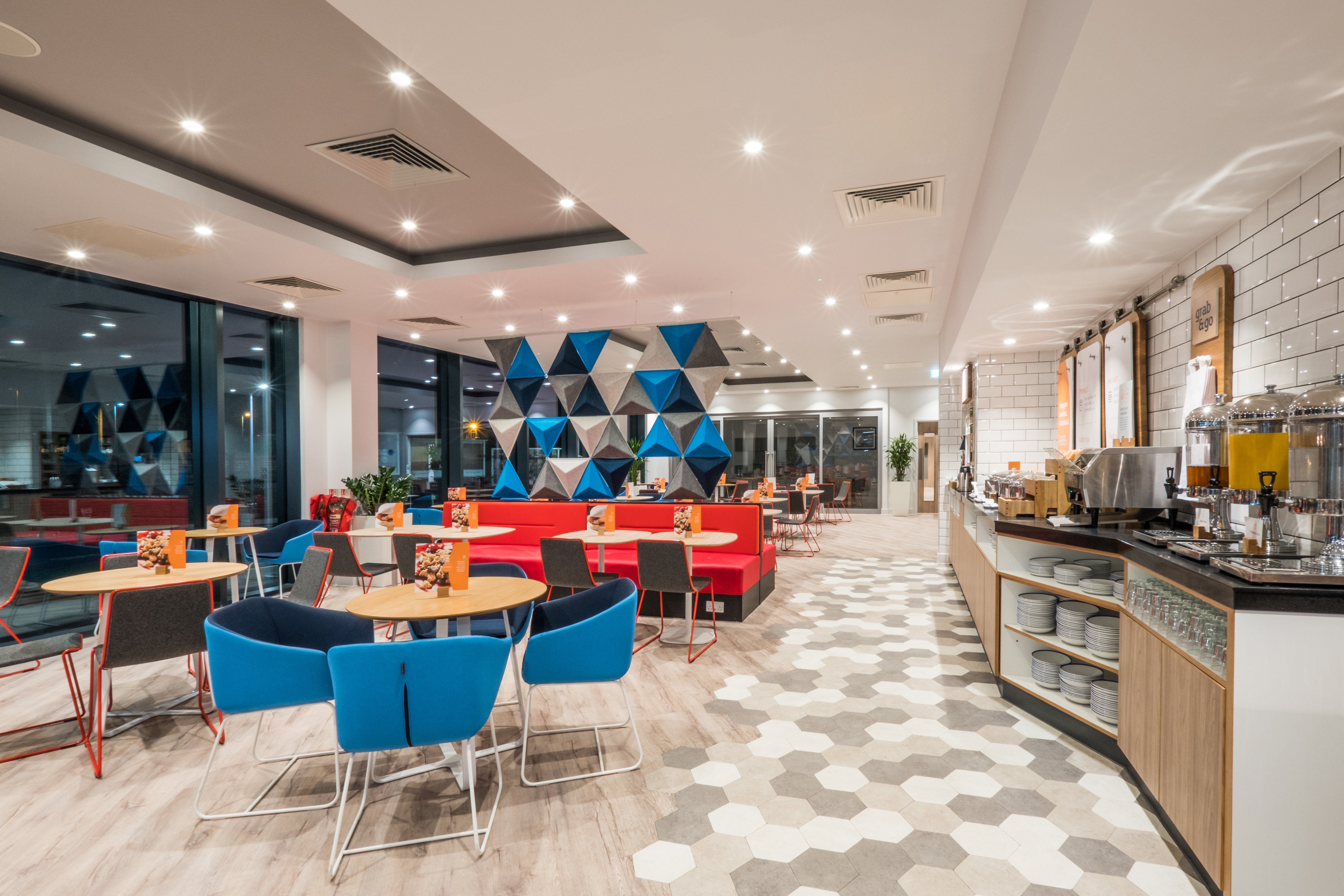 holiday inn express stockport by ihg