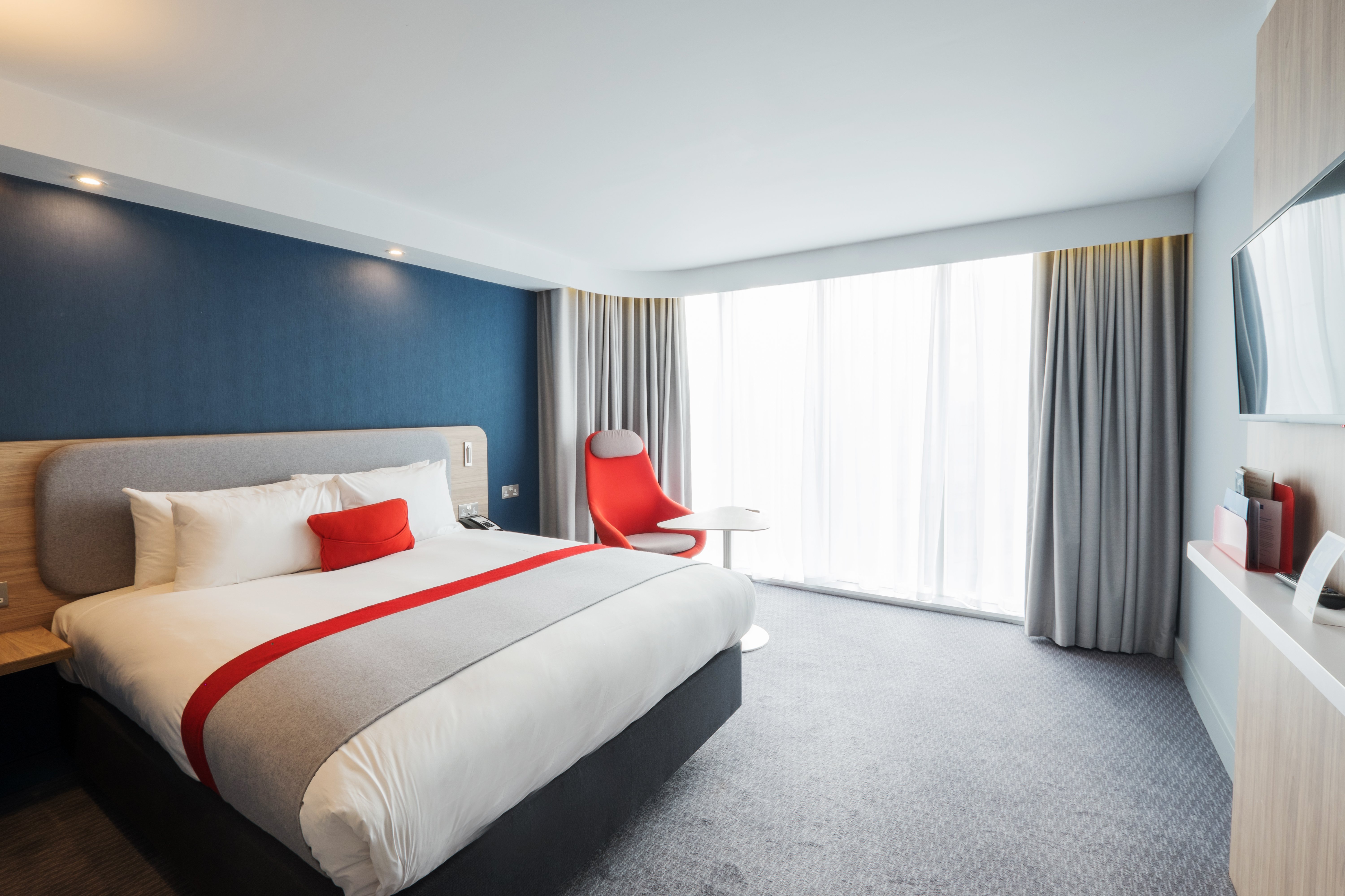holiday inn express stockport by ihg