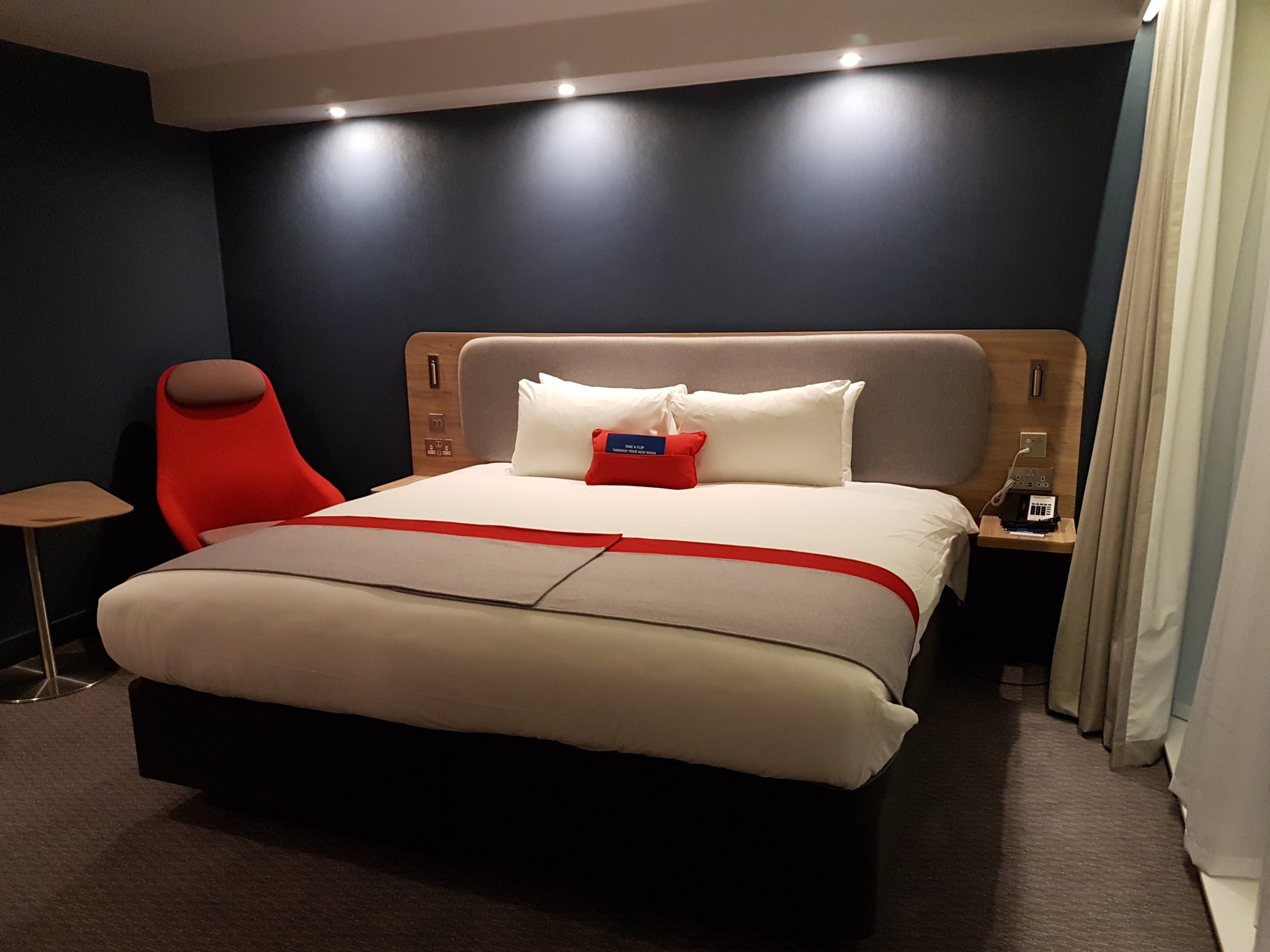 holiday inn express stockport by ihg