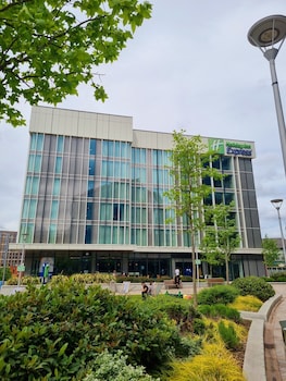 holiday inn express stockport by ihg