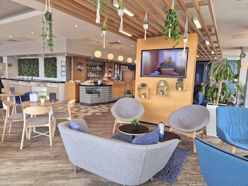 holiday inn express stockport by ihg