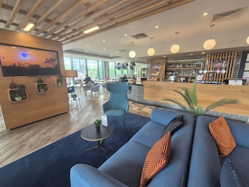 holiday inn express stockport by ihg