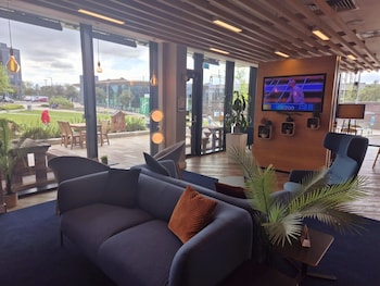holiday inn express stockport by ihg