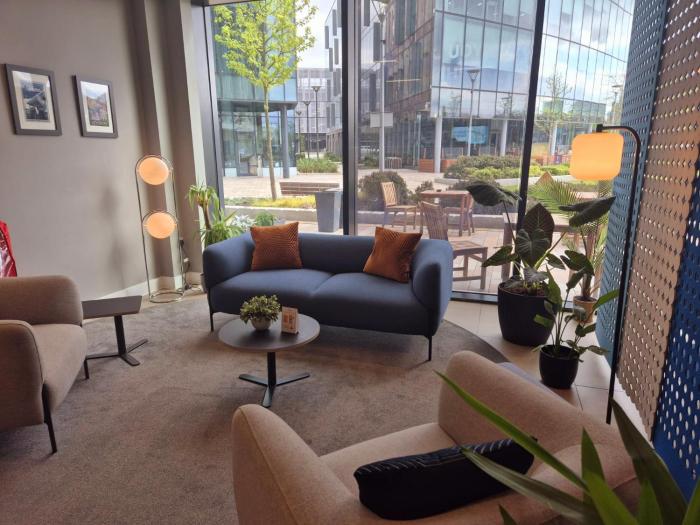 holiday inn express stockport by ihg