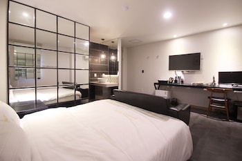 paradise hotel