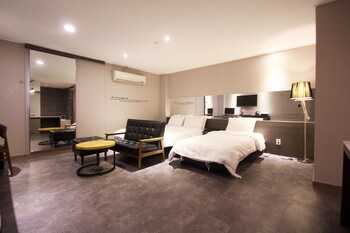 paradise hotel