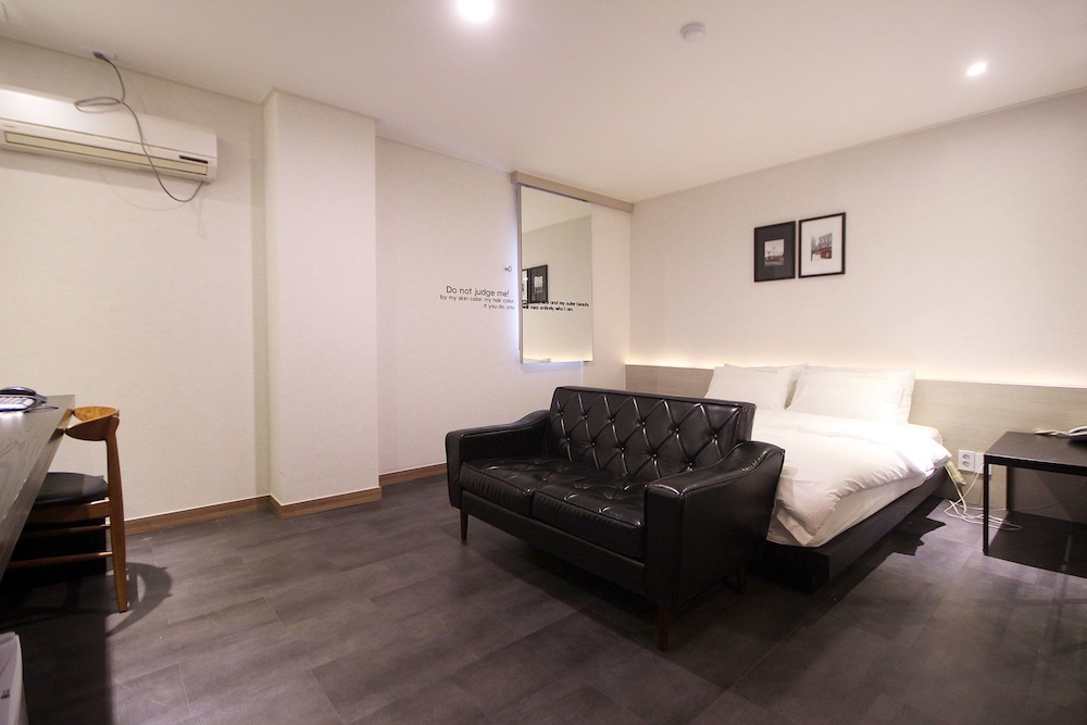 paradise hotel