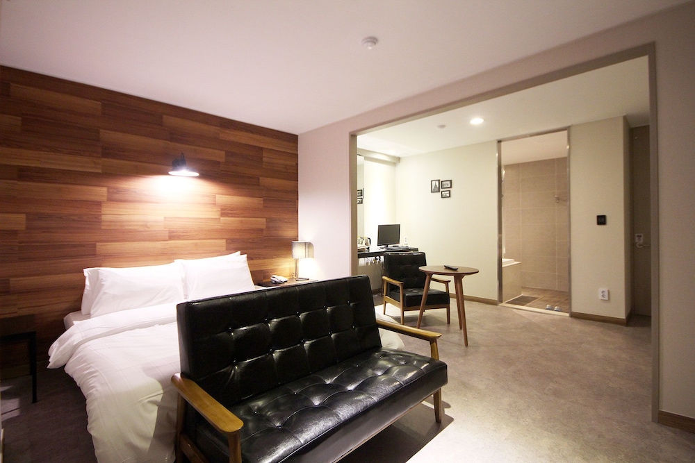 paradise hotel