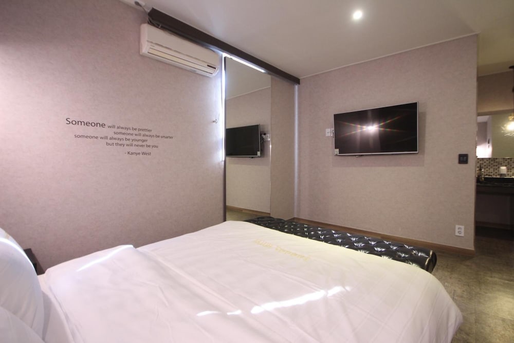 paradise hotel