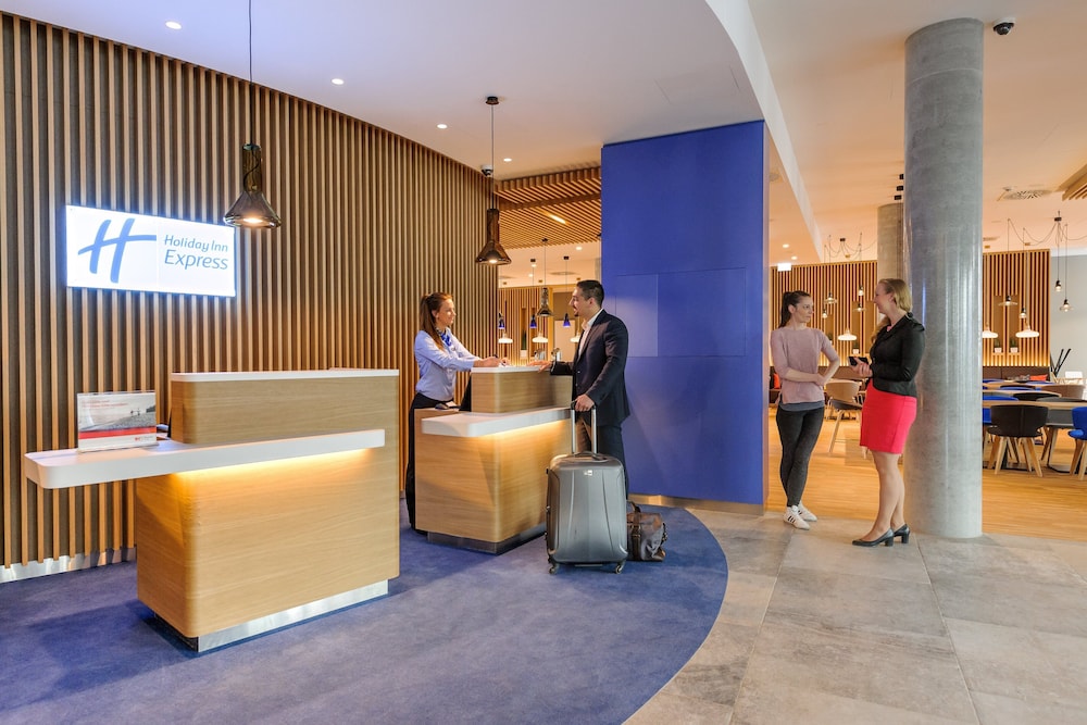 holiday inn express berlin alexanderplatz by ihg