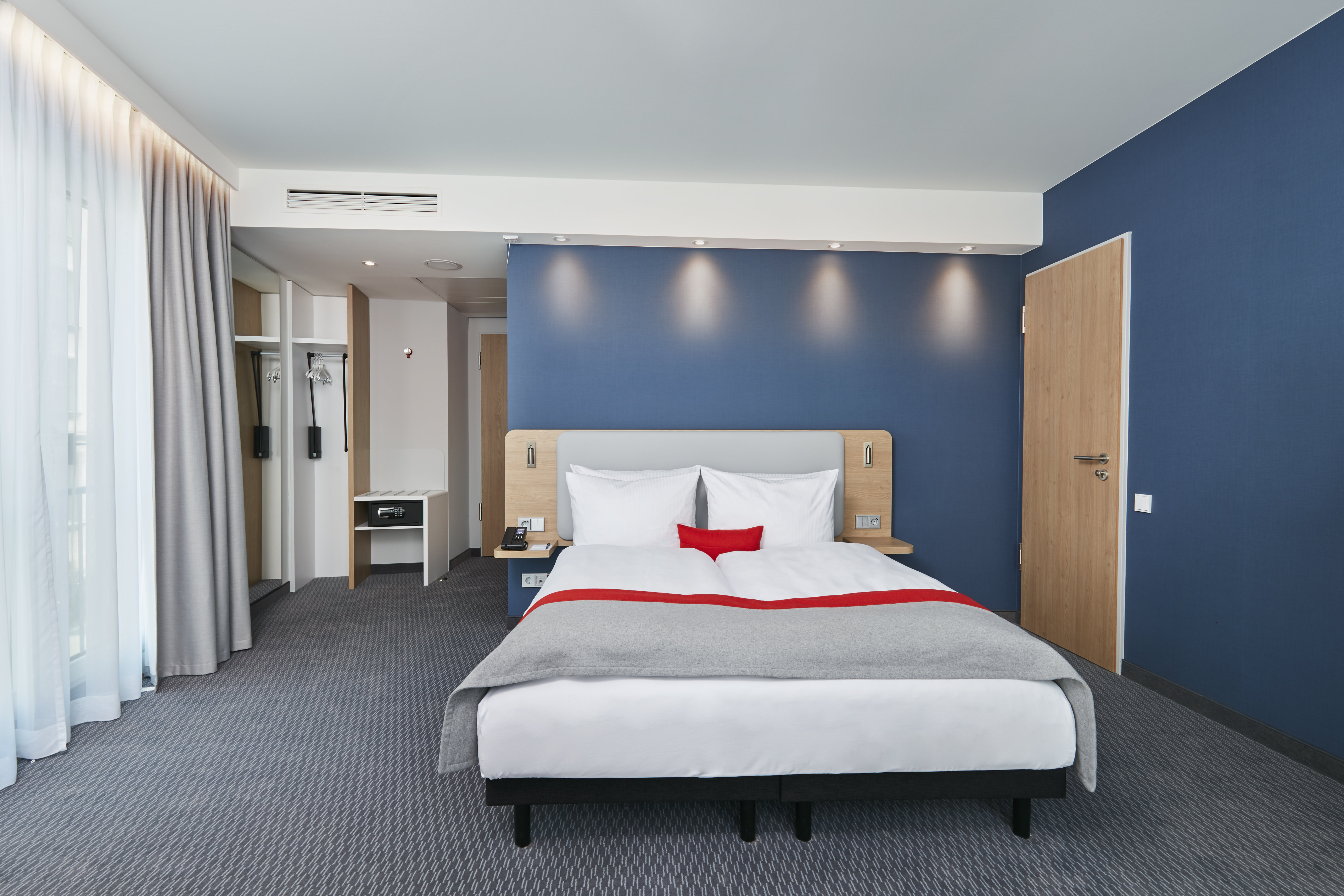 holiday inn express berlin alexanderplatz by ihg
