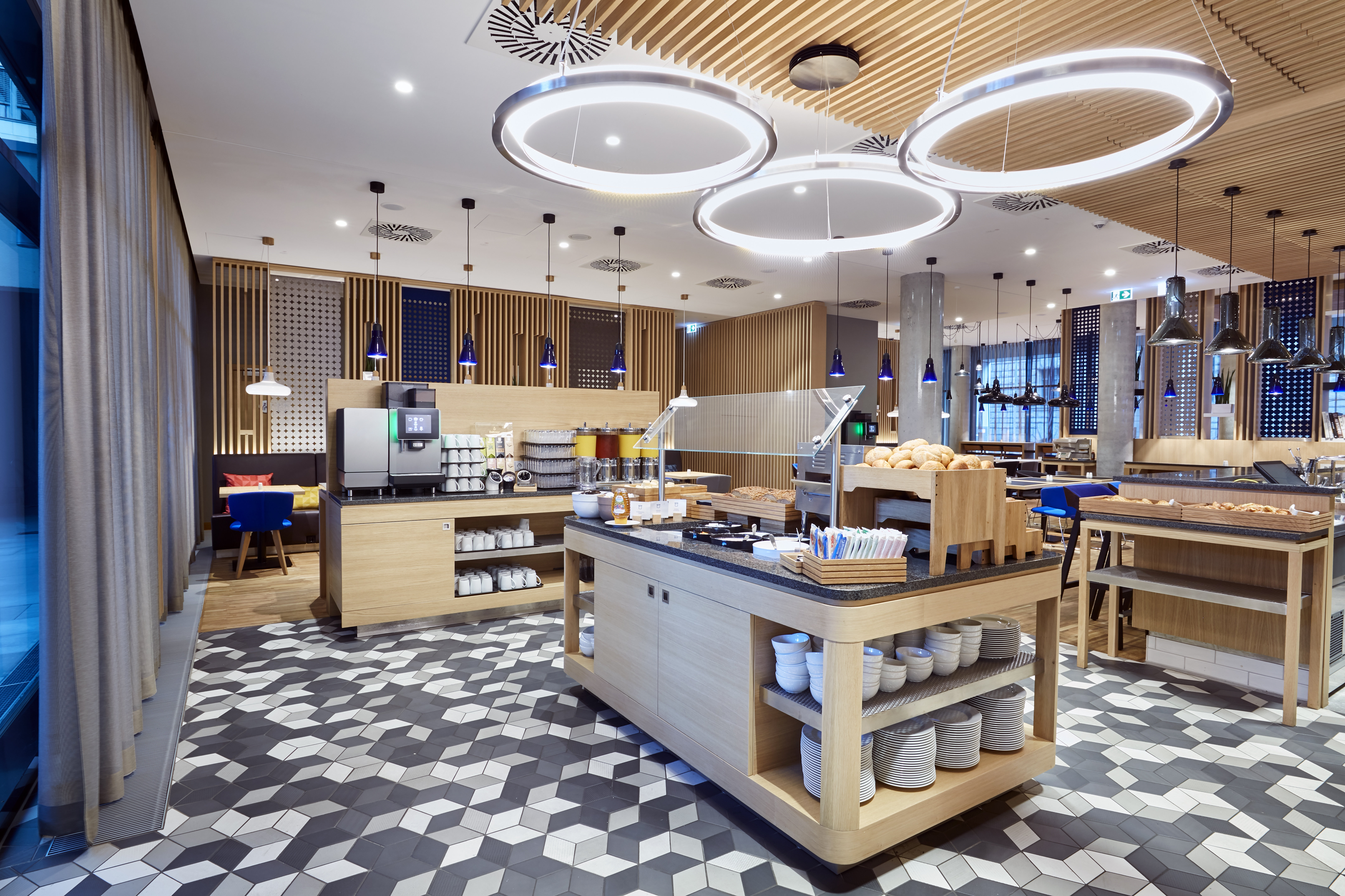 holiday inn express berlin alexanderplatz by ihg