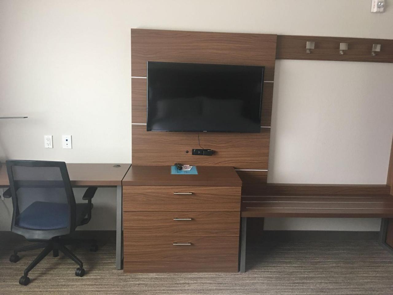holiday inn express and suites brenham south by ihg