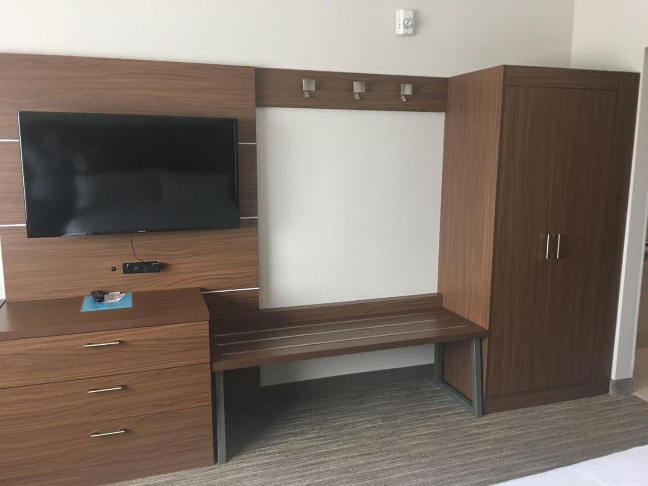 holiday inn express and suites brenham south by ihg
