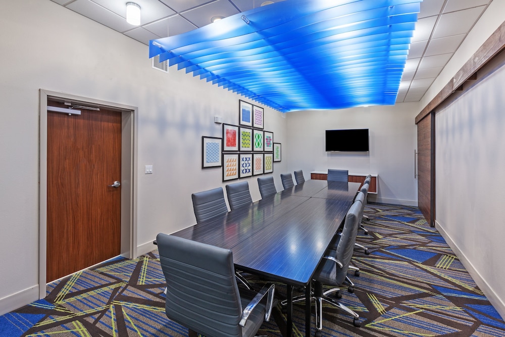 holiday inn express and suites brenham south by ihg