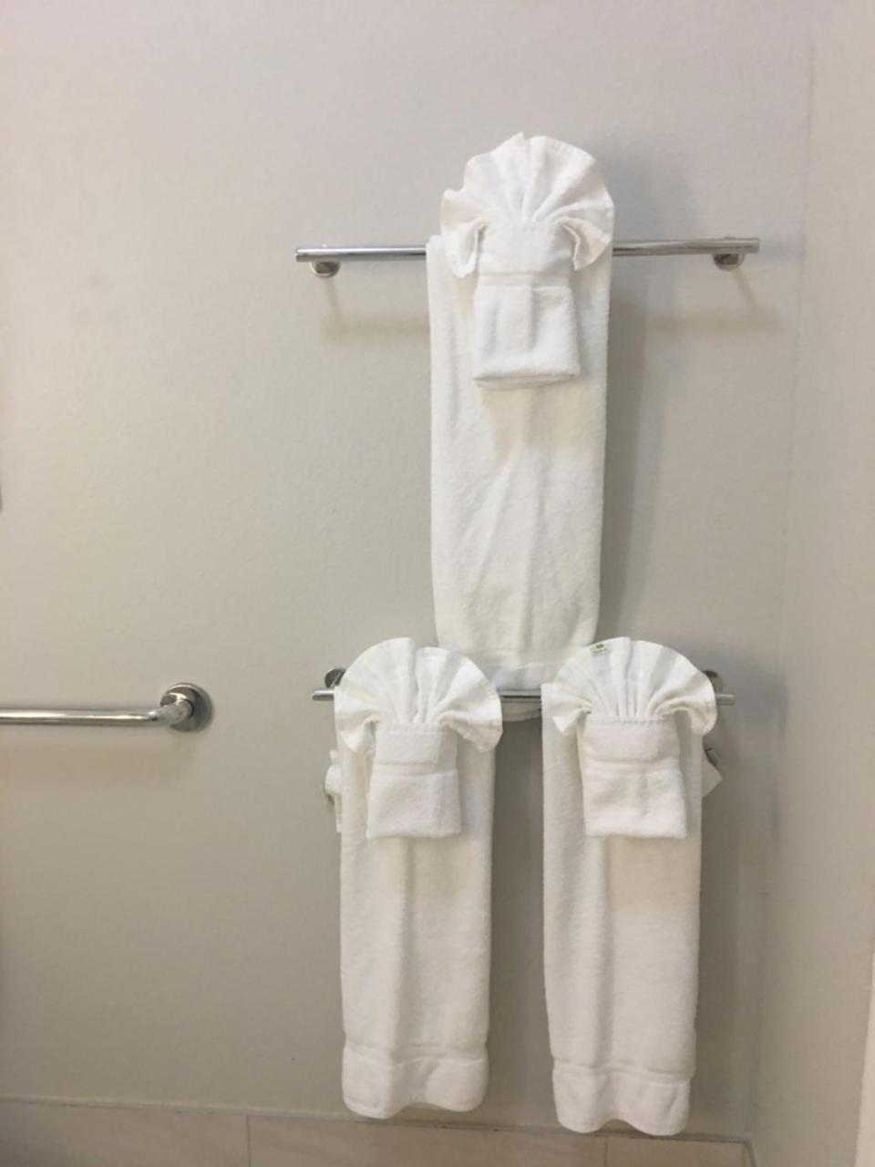 holiday inn express and suites brenham south by ihg
