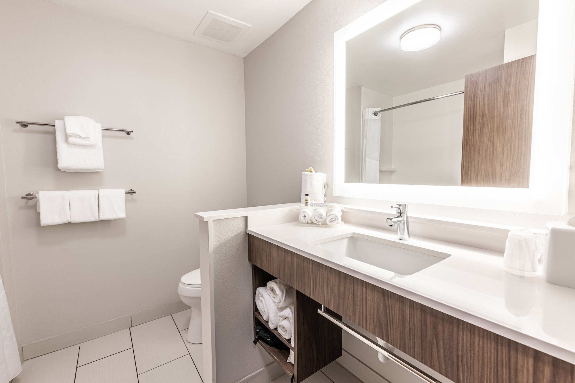 holiday inn express and suites rantoul by ihg