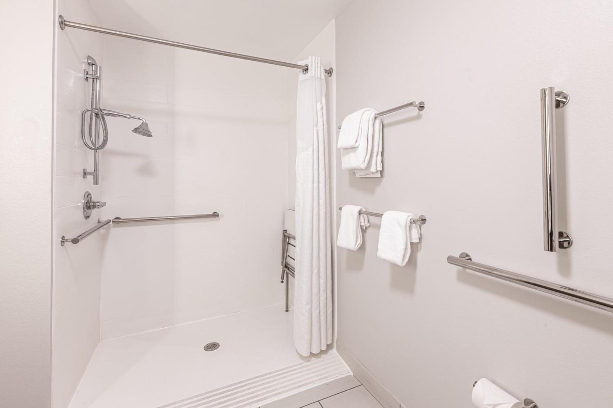 holiday inn express and suites rantoul by ihg