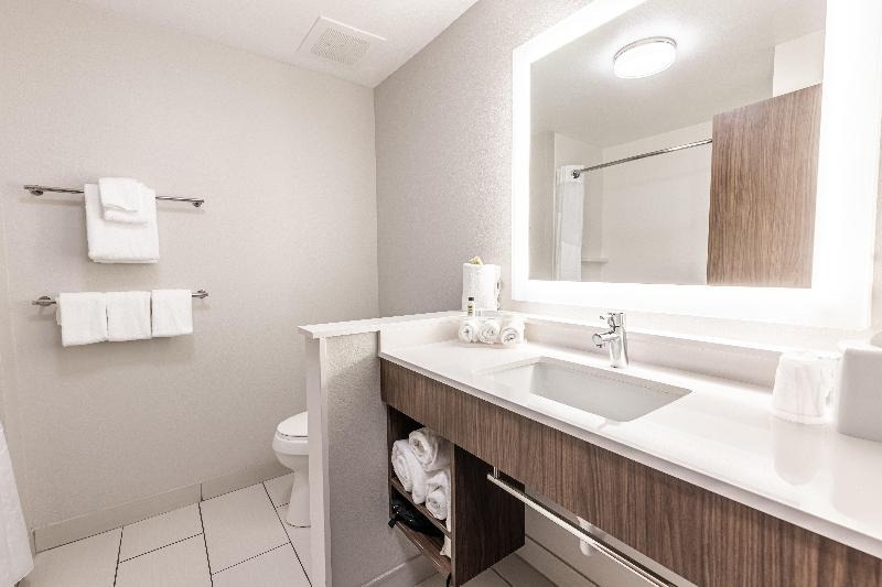 holiday inn express and suites rantoul by ihg