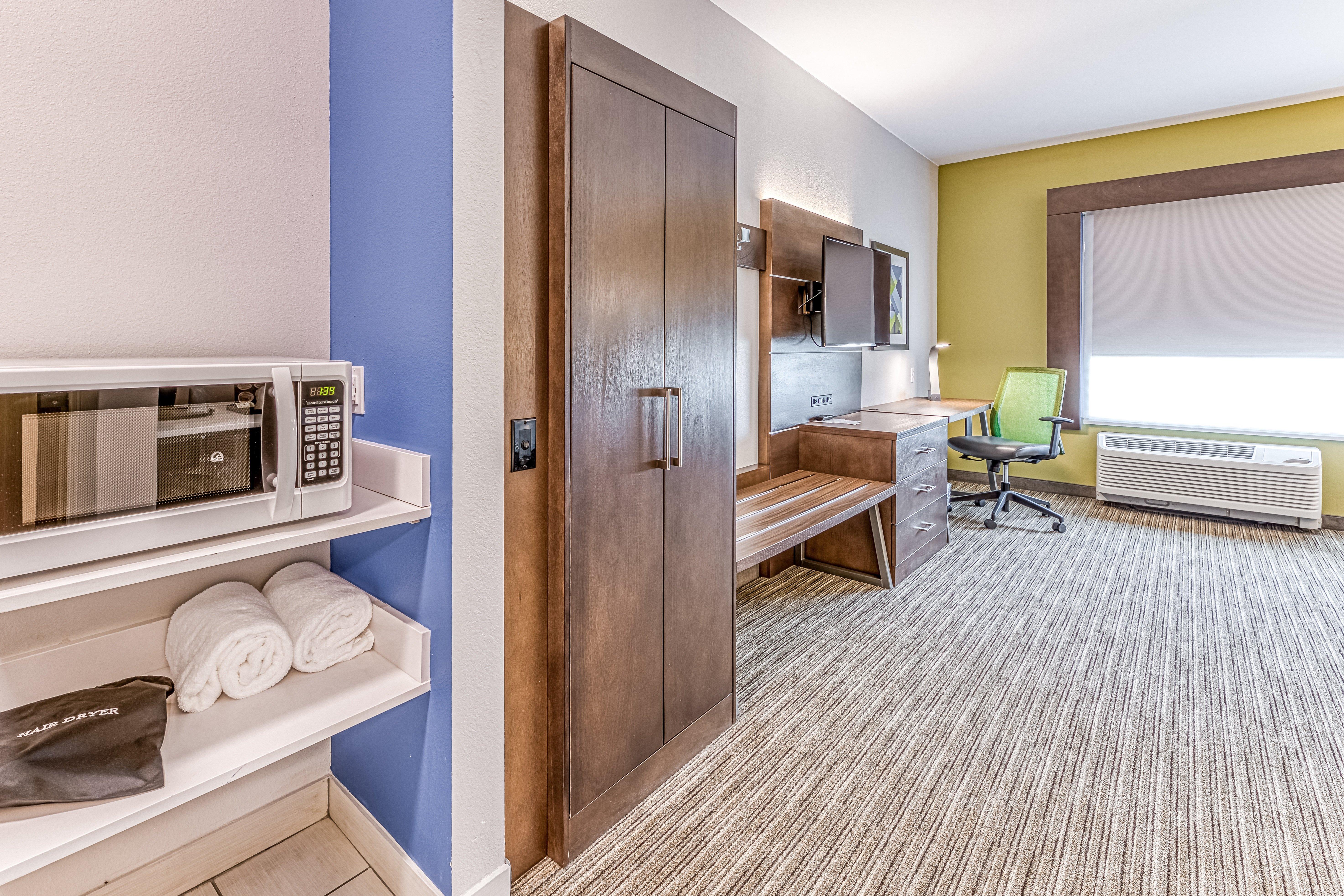 holiday inn express and suites rantoul by ihg