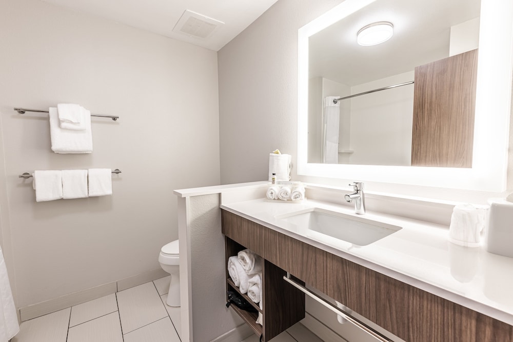 holiday inn express and suites rantoul by ihg