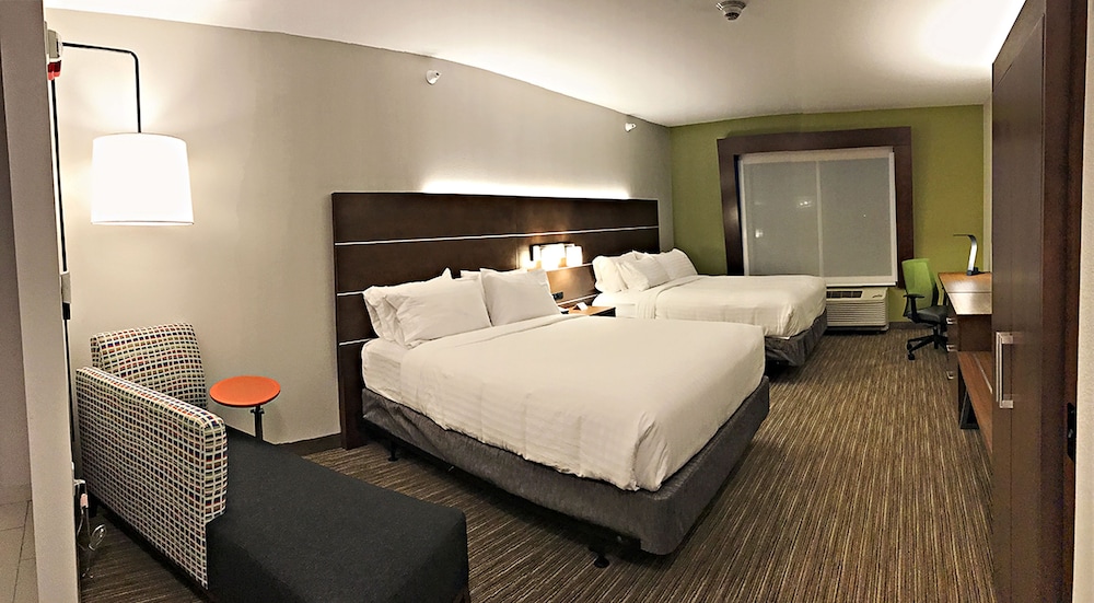 holiday inn express and suites rantoul by ihg
