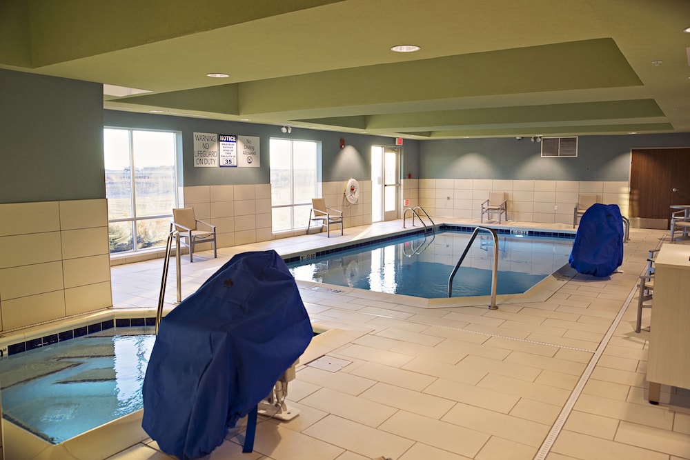 holiday inn express and suites rantoul by ihg