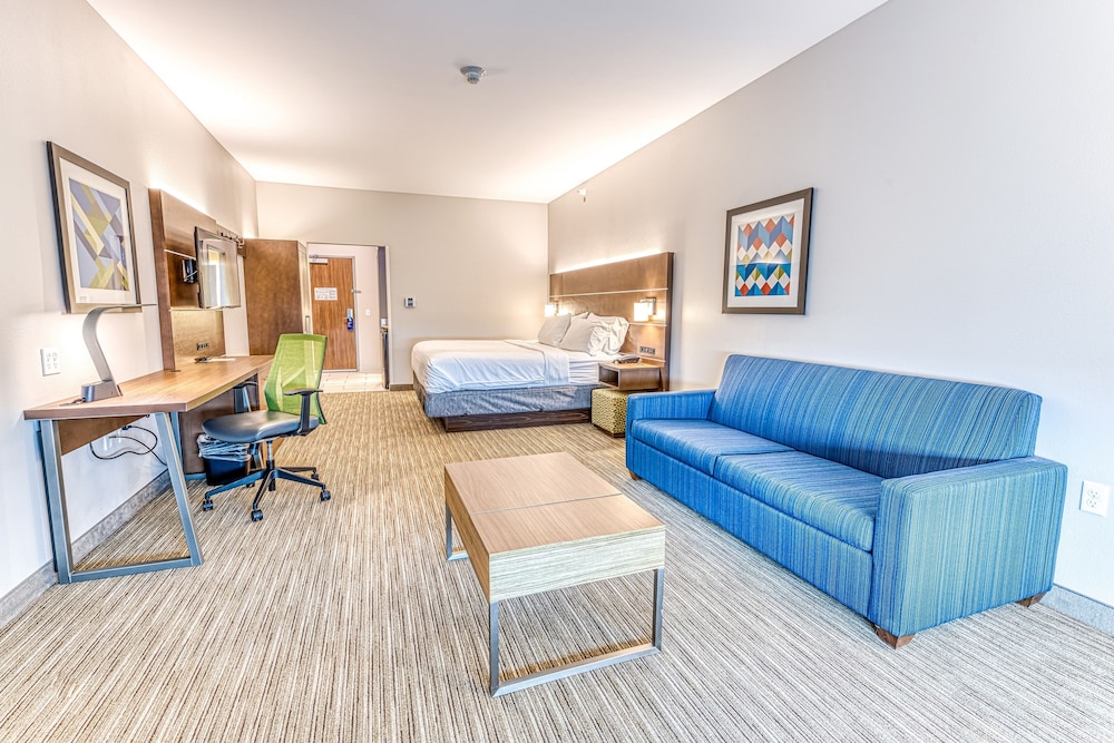 holiday inn express and suites rantoul by ihg