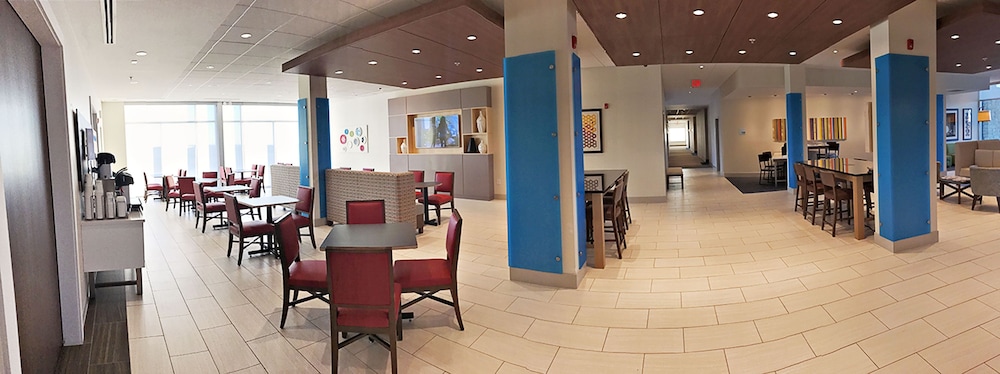 holiday inn express and suites rantoul by ihg