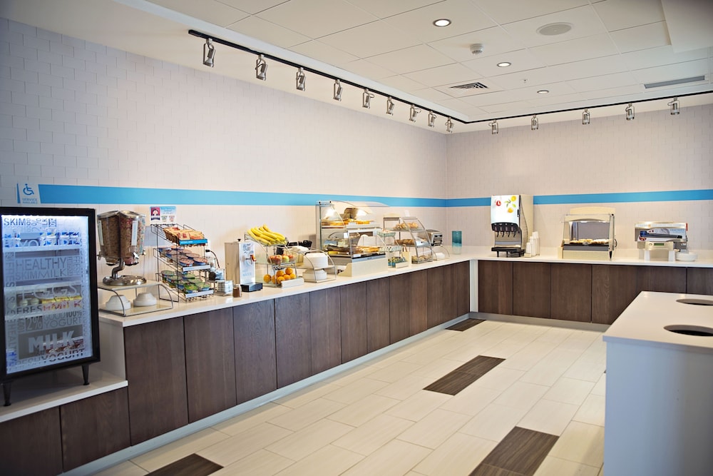 holiday inn express and suites rantoul by ihg