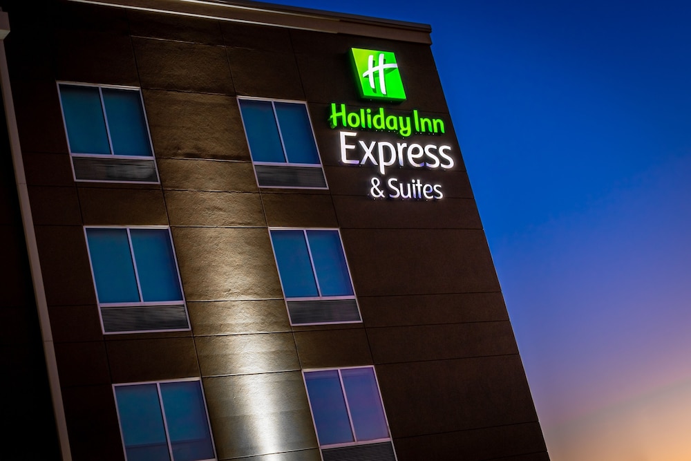 holiday inn express and suites rantoul by ihg